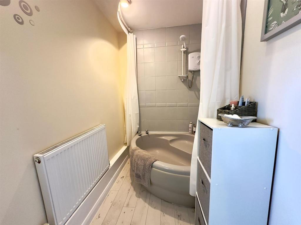 Bathroom 4.jpeg