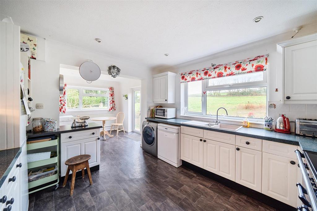 Kitchen/Breakfast Room.jpg