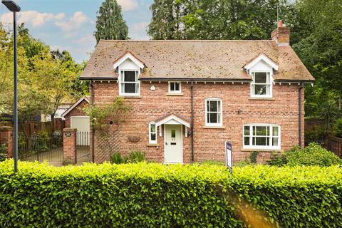 3 bedroom detached house for sale, Main Street, Escrick, York, YO19 6LA