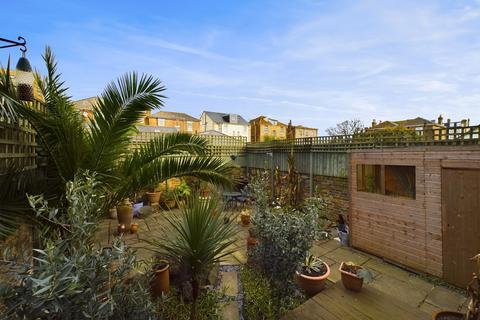 6 bedroom semi-detached house for sale, West Cliff Road, Broadstairs, CT10