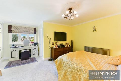 5 bedroom house for sale - Oxford Avenue, Hounslow