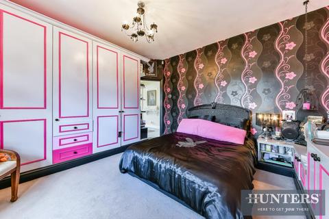 5 bedroom semi-detached house for sale, Oxford Avenue, Hounslow