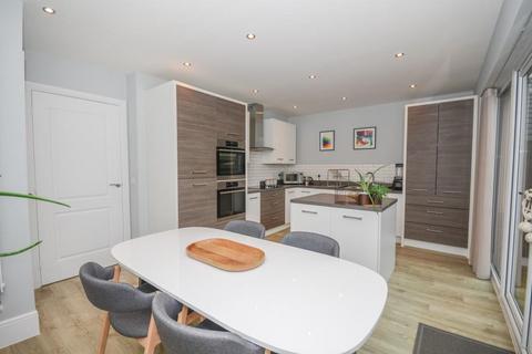 10 Alexander Road, Frenchay, Bristol, BS16 1UZ