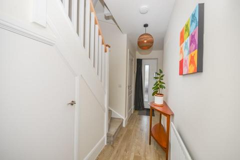 10 Alexander Road, Frenchay, Bristol, BS16 1UZ