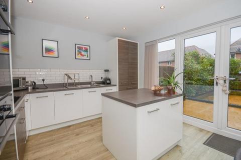 10 Alexander Road, Frenchay, Bristol, BS16 1UZ