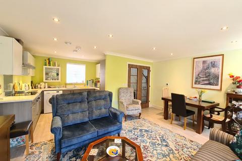 5 Lakin Close, Carshalton, SM5 3DU