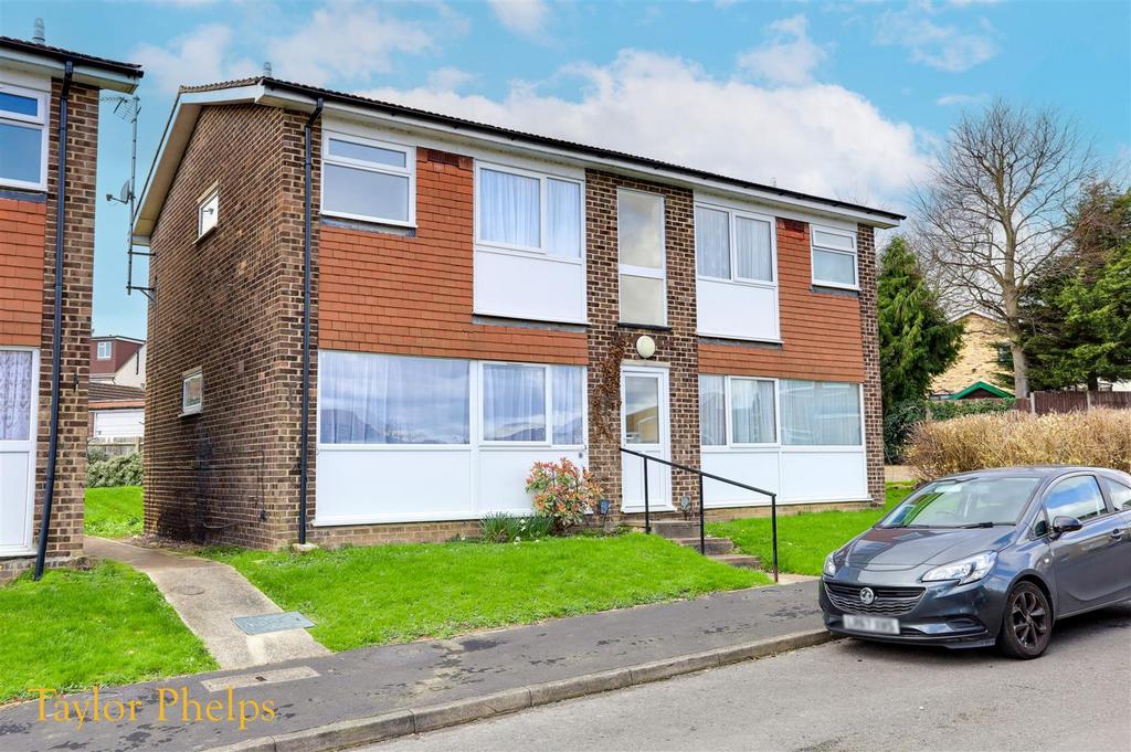 Virgil Drive, Broxbourne EN10 1 bed apartment for sale £155,000