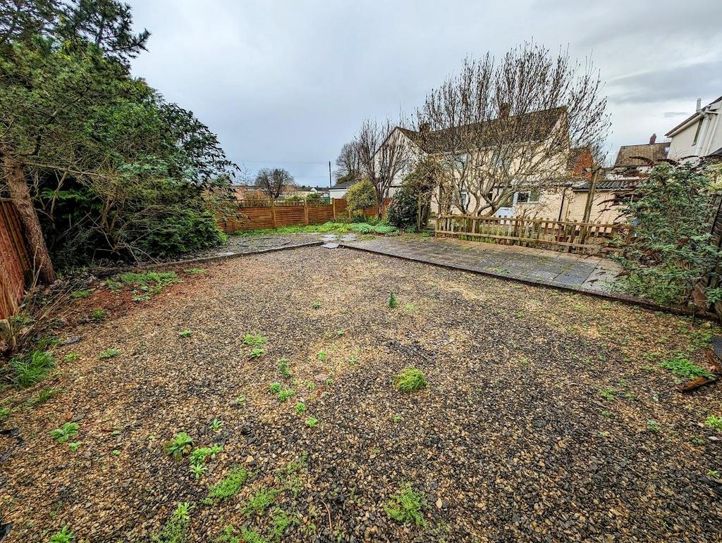 3 Firgrove Crescent garden 4.jpg