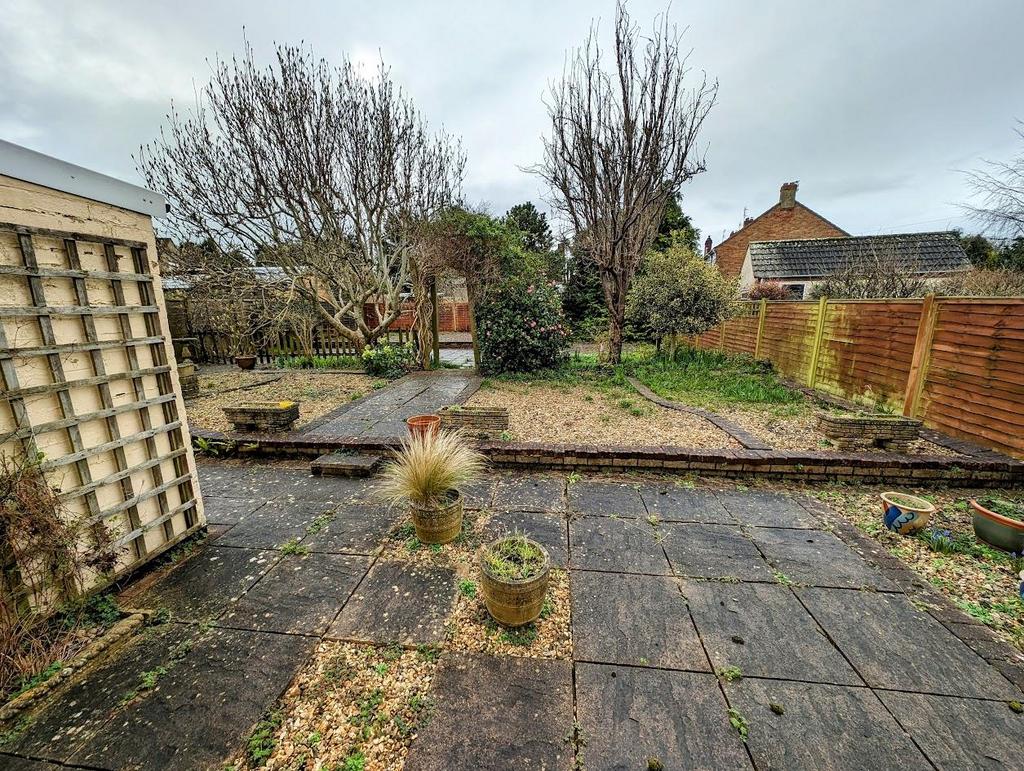3 Firgrove Crescent garden1.jpg