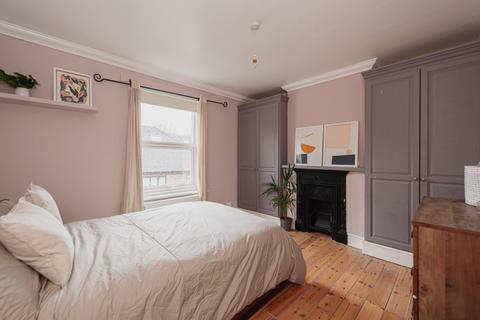 34 Bramble Walk, Epsom, KT18 7TB