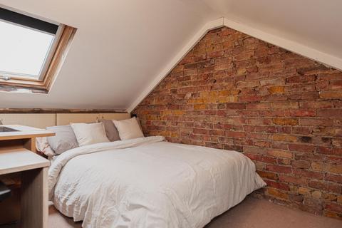 34 Bramble Walk, Epsom, KT18 7TB