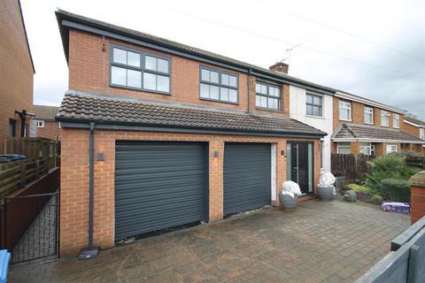 4 bedroom semi-detached house for sale, Rowan Drive, Ponteland, Newcastle upon Tyne, Northumberland