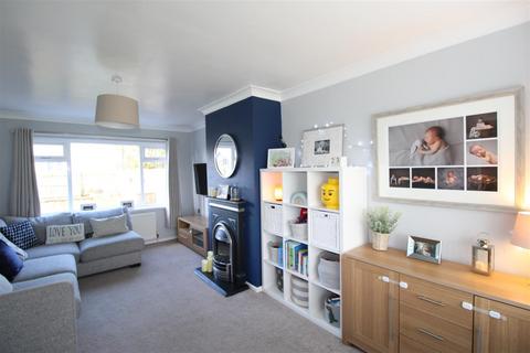 3 bedroom semi-detached house for sale - The Green, Walbottle, Newcastle Upon Tyne