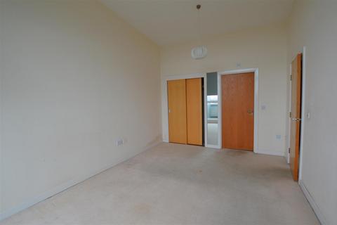 2 bedroom flat for sale, Quadrivium Point, Tuns Lane, Slough