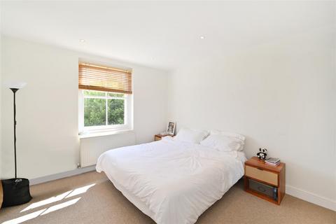 2 bedroom flat for sale, Harvist Road, London, NW6