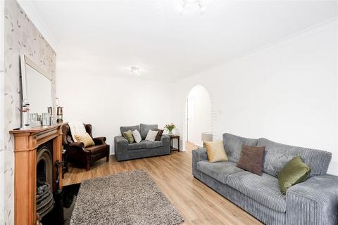 7 Hale Close, London, E4 6SA