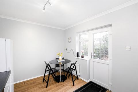 7 Hale Close, London, E4 6SA
