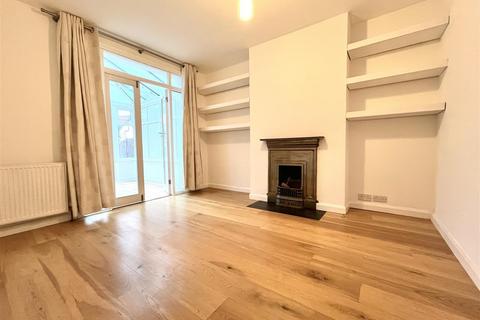 2 bedroom maisonette to rent - Woodcote Close, Kingston Upon Thames