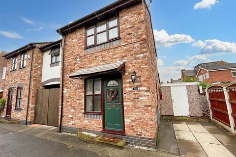 2 bedroom semi-detached house for sale, Stamford Street, Sale