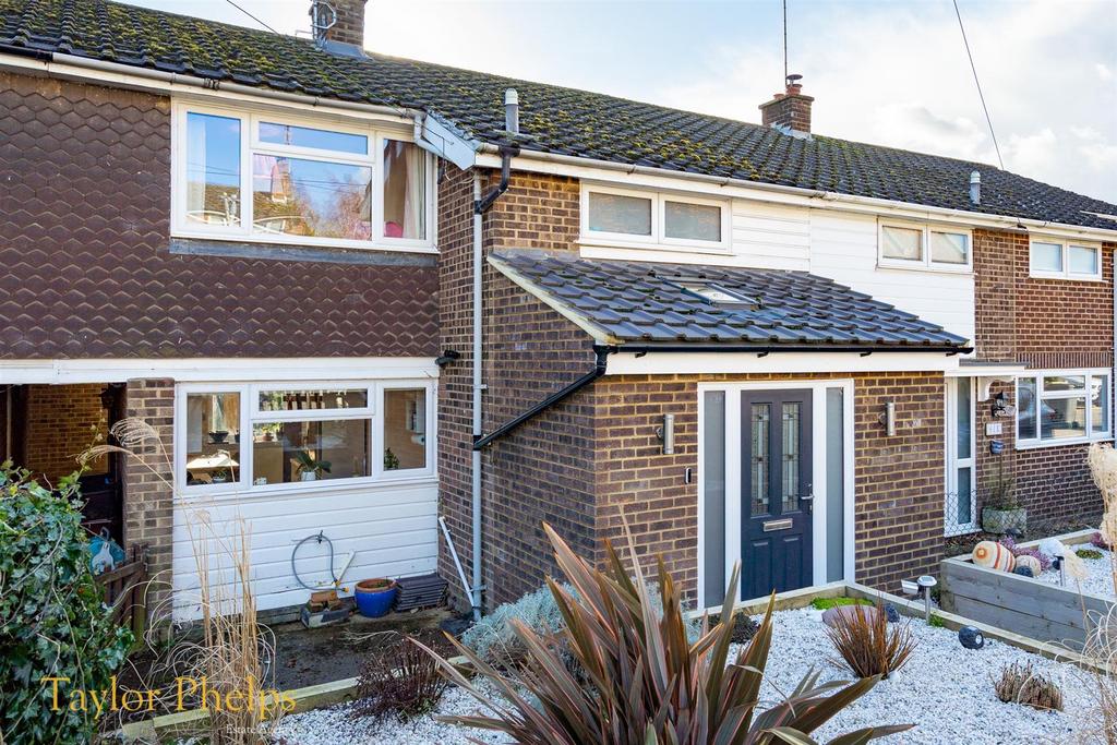 Youngsbury Lane, Wadesmill Ware SG12 3 bed house for sale £450,000