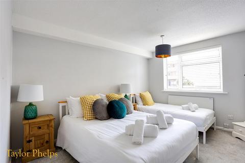 2 bedroom apartment for sale, Brunswick Court, Hoddesdon EN11