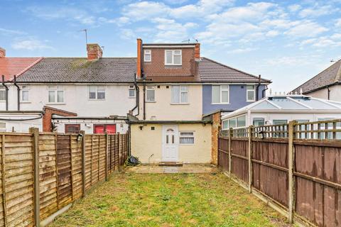 3 bedroom house for sale - Cranford Avenue, Staines-Upon-Thames TW19