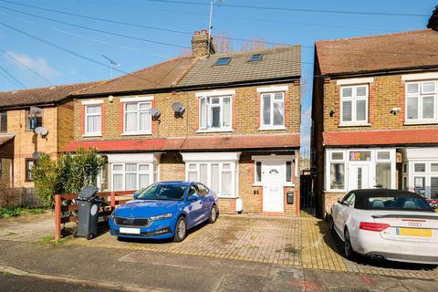 Chingford - 4 bedroom semi-detached house for sale
