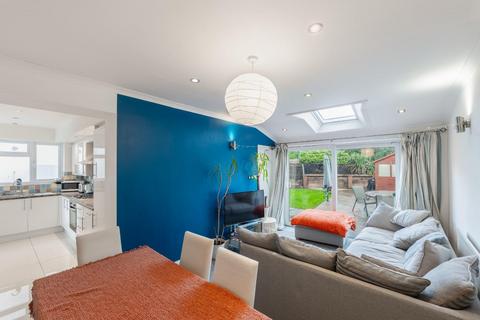 4 bedroom semi-detached house for sale - Wathen Road, Leamington Spa