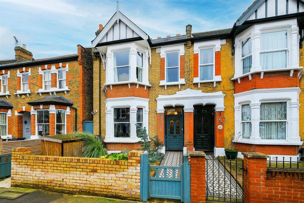 Wanstead Park Avenue, Aldersbrook 3 bed end of terrace house for sale