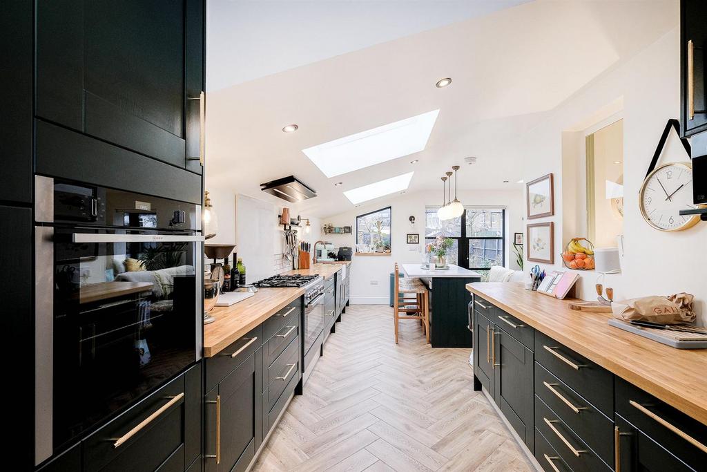 144 Wanstead Park Avenue-12 resized.jpg