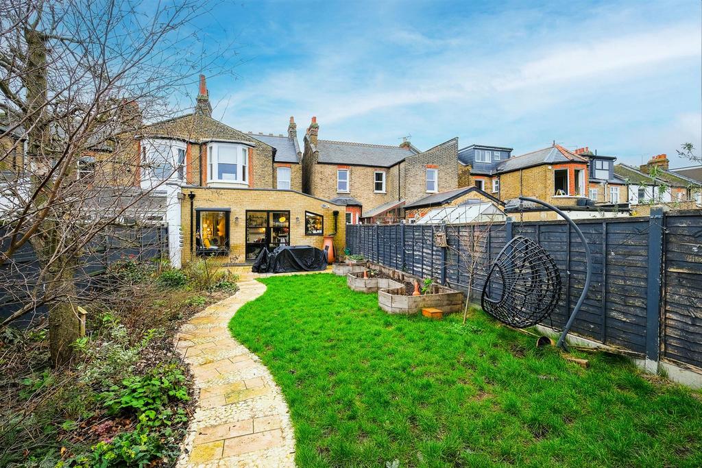 144 Wanstead Park Avenue-27 resized.jpg