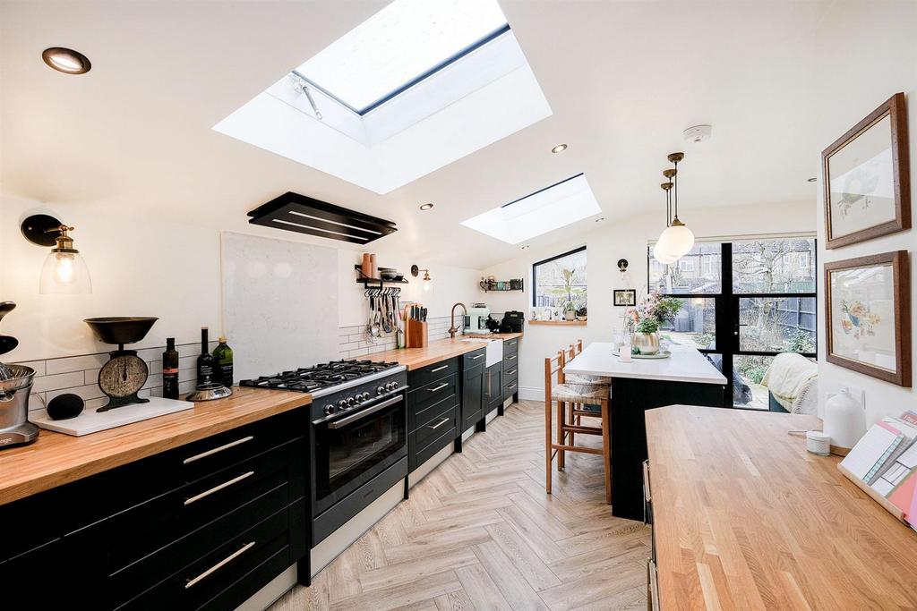 144 Wanstead Park Avenue-13 resized.jpg
