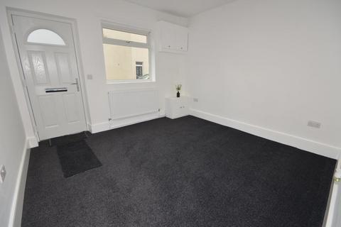 2 bedroom terraced house to rent - Crossley Street, Featherstone, WF7