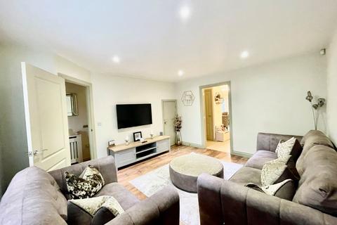 16 Hayes Road, Deanshanger, Milton Keynes, MK19 6HW
