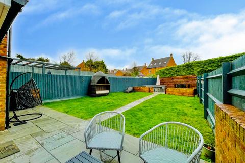 16 Hayes Road, Deanshanger, Milton Keynes, MK19 6HW
