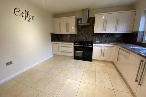 4 bedroom detached house to rent, The Ridings, Northampton NN4