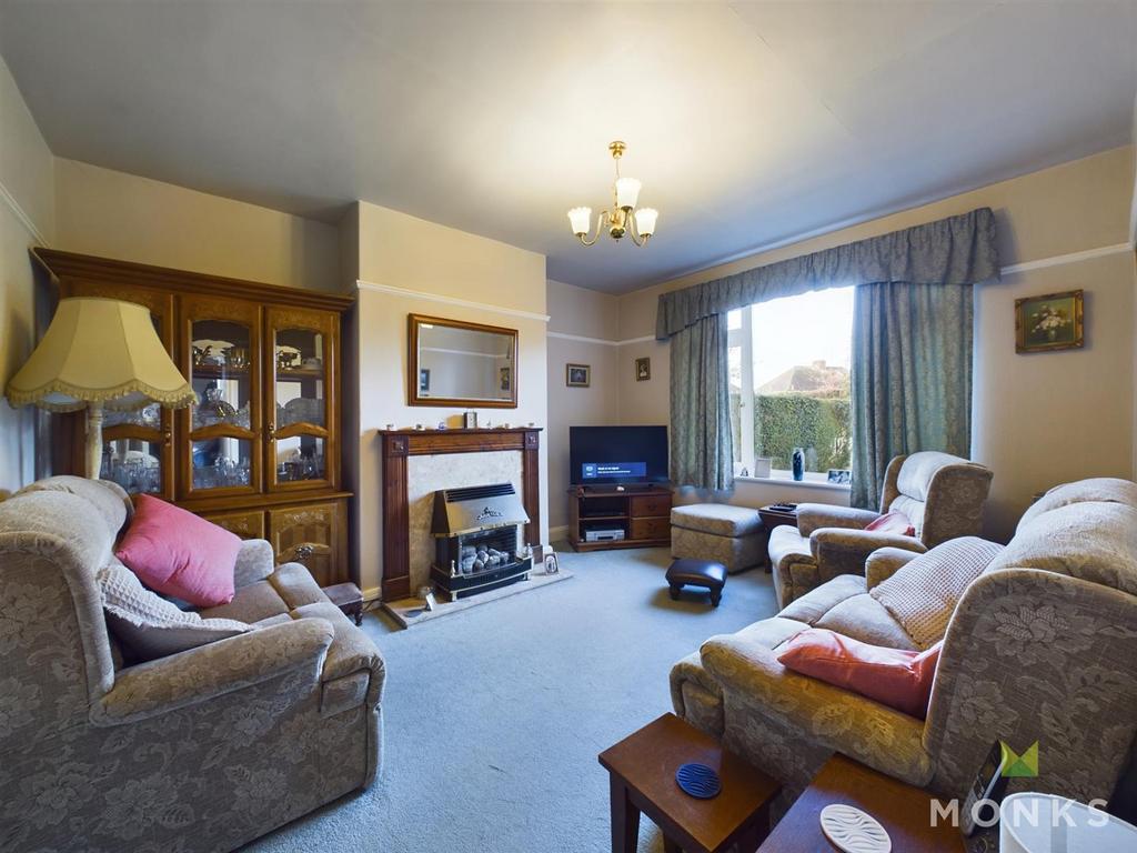 Oak Drive, Oswestry 3 bed semidetached house for sale £265,000