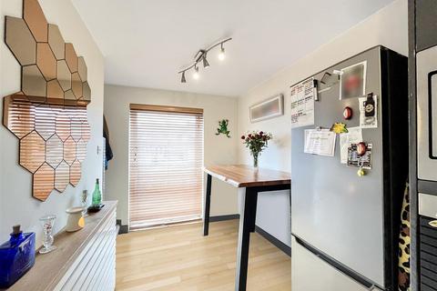 40 Malvern Drive, Bristol, BS30 8XD