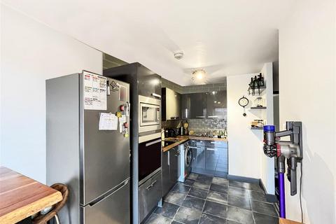 40 Malvern Drive, Bristol, BS30 8XD