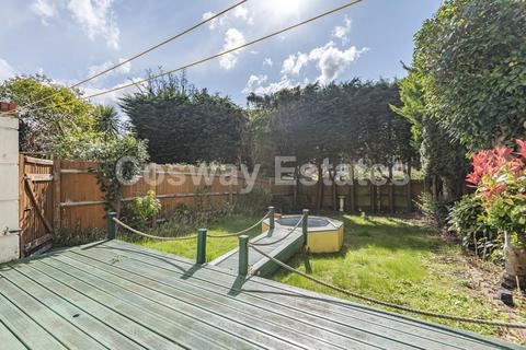 42 Newcombe Park, London, NW7 3QL