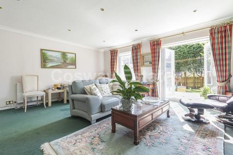 42 Newcombe Park, London, NW7 3QL