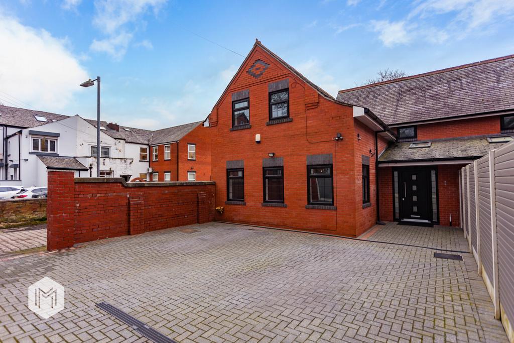 Laurel Street, Bolton, Greater Manchester, BL1 4RB 5 bed semidetached