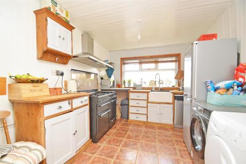 4 bedroom semi-detached house for sale - Whitchurch Road, Shrewsbury