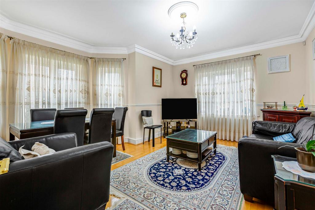 Trinity Church Road, Barnes, London, SW13 1 bed flat for sale £485,000
