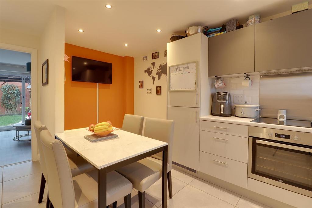 Great Oldbury Drive, Great Oldbury, Stonehouse 3 bed semidetached