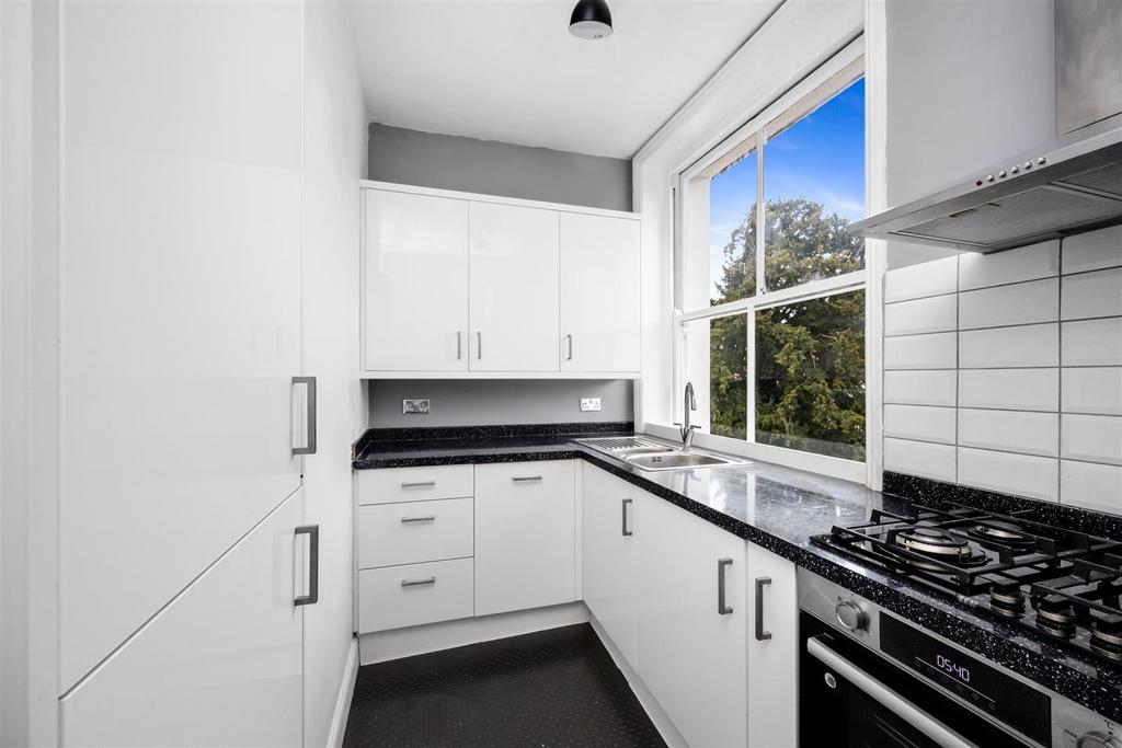Old London Road, Patcham Village, Brighton 1 bed property for sale £