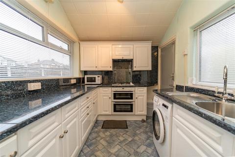 3 bedroom semi-detached house for sale - Basford Road, Firswood