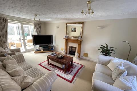 4 bedroom detached house for sale, Dunley Way, Salisbury SP1