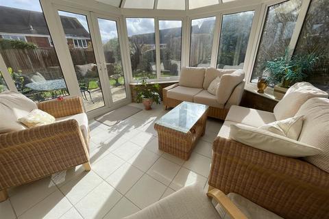 16 Dunley Way, Bishopdown, Salisbury, SP1 3GW