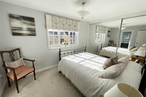 16 Dunley Way, Bishopdown, Salisbury, SP1 3GW